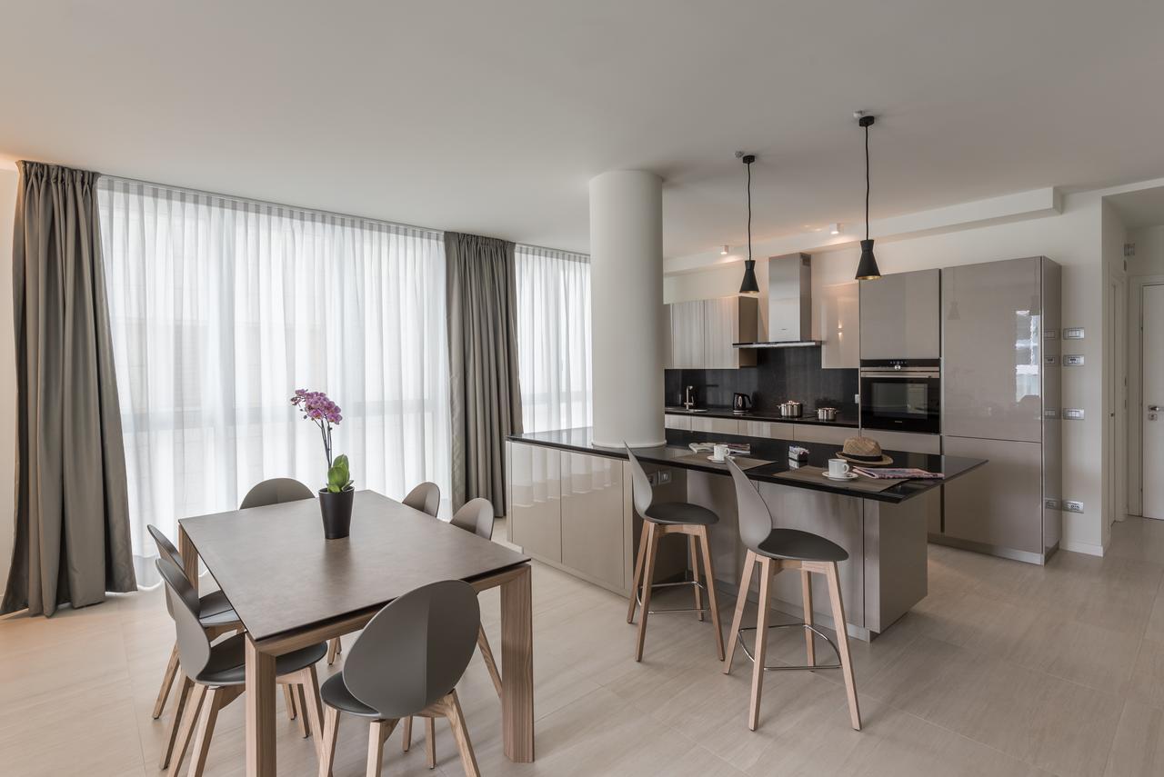 Deluxe Two-Bedroom Apartment,990864916:JPEG