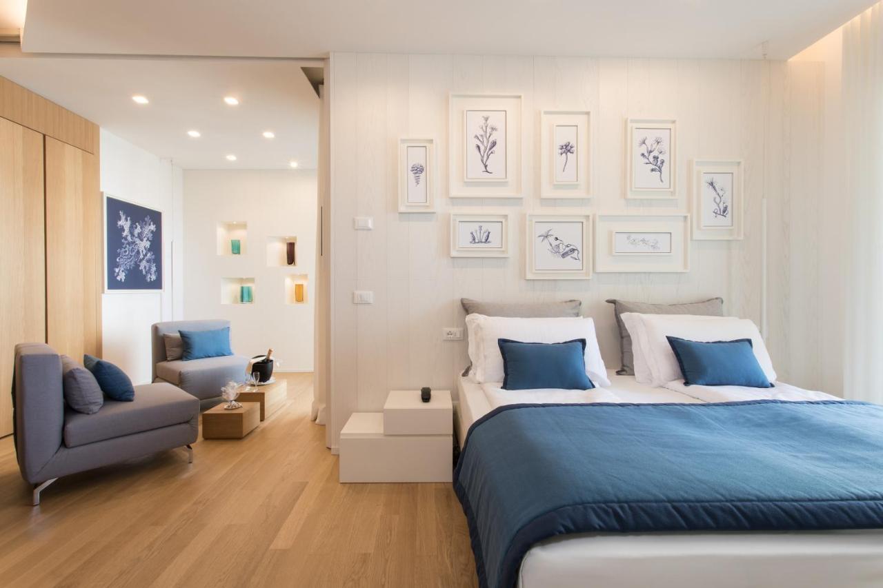 Suite with Balcony,925767349:JPEG